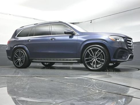 Used 2026 Mercedes-Benz GLS 450 4MATIC image 32