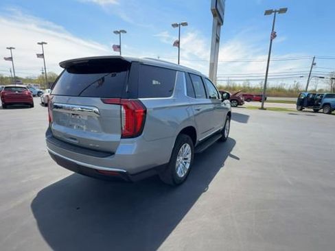 Used 2023 GMC Yukon SLT w/ SLT Luxury Package AWD/4WD image 8
