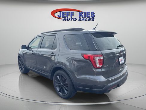 Used 2019 Ford Explorer XLT w/ Equipment Group 202A FWD image 7