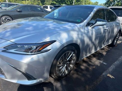 Used 2019 Lexus ES 350 Ultra Luxury w/ Accessory Package 2 FWD image 6