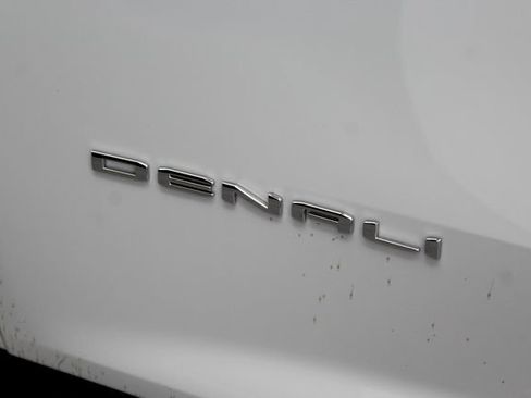 New 2026 GMC Acadia Denali Ultimate w/ LPO, Floor Liner Package AWD/4WD image 29