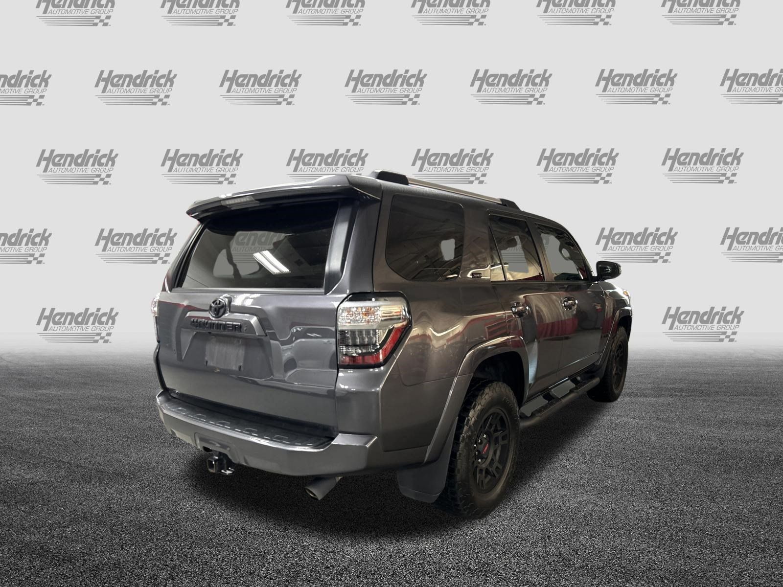 Used 2022 Toyota 4Runner SR5 Premium w/ Moonroof Package AWD/4WD image 5