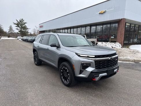 Used 2025 Chevrolet Traverse Z71 w/ Driver Confidence Package image 2