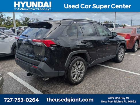 Used 2023 Toyota RAV4 XLE Premium FWD image 2