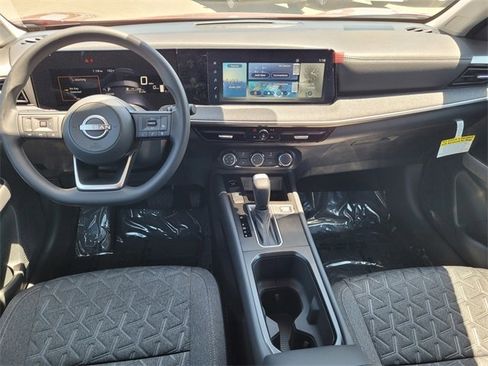 New 2025 Nissan Kicks SV image 7