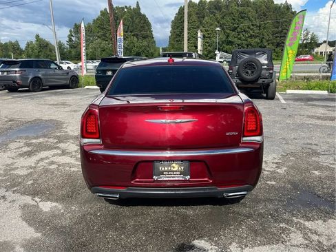 Used 2019 Chrysler 300 Touring w/ Sport Appearance Package RWD image 6