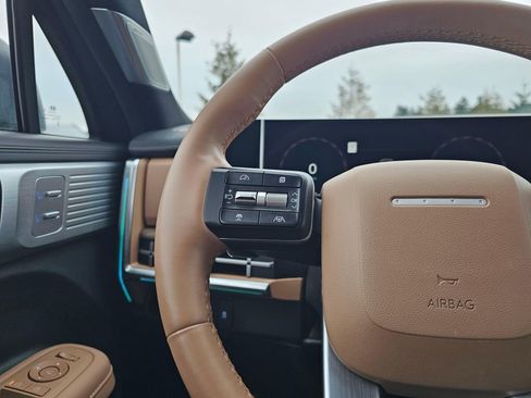 Used 2025 Hyundai Santa Fe Limited w/ Tow & Go Package image 33