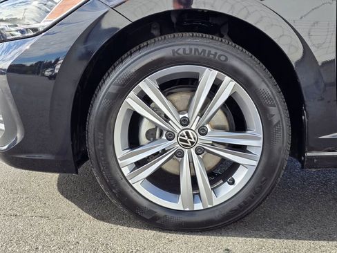 Used 2024 Volkswagen Jetta SE image 12