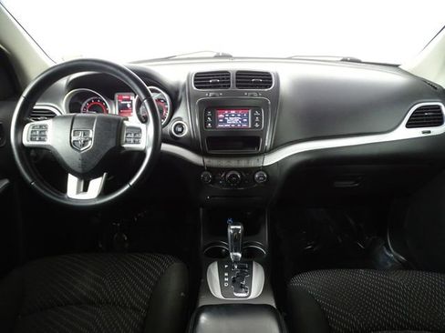 Used 2019 Dodge Journey SE w/ Connectivity Group FWD image 13
