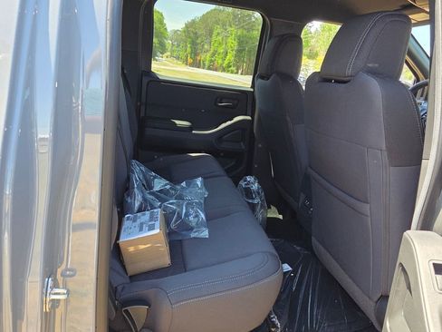 New 2026 Nissan Frontier SV AWD/4WD image 12