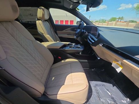 New 2025 Cadillac Lyriq Luxury w/ Nappa Leather Package RWD image 29