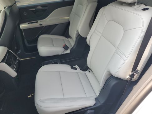 New 2026 Lincoln Aviator AWD image 26