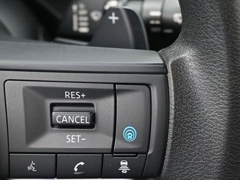 Used 2024 Nissan Rogue SV FWD image 15