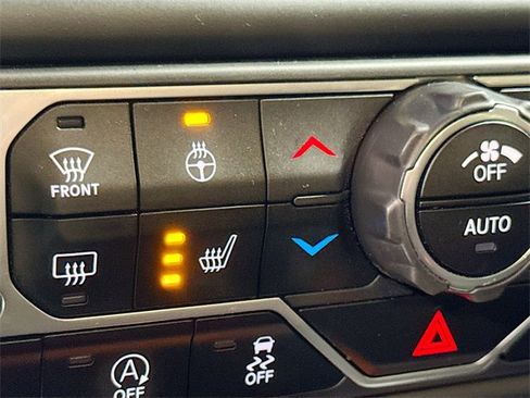 Used 2021 Jeep Wrangler Unlimited Sahara w/ Uconnect 4C Nav & Sound Group image 22