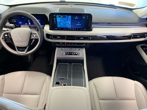 New 2026 Lincoln Aviator AWD image 14