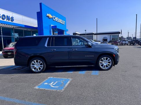 Used 2021 Chevrolet Suburban High Country AWD/4WD image 8