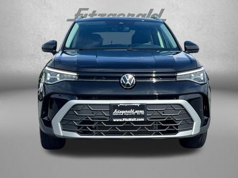 Used 2025 Volkswagen Taos SE w/ Panoramic Sunroof Package AWD/4WD image 6