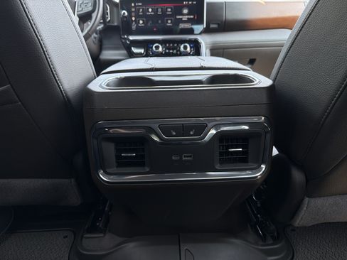 Used 2024 GMC Sierra 2500 Denali w/ Technology Package AWD/4WD image 29