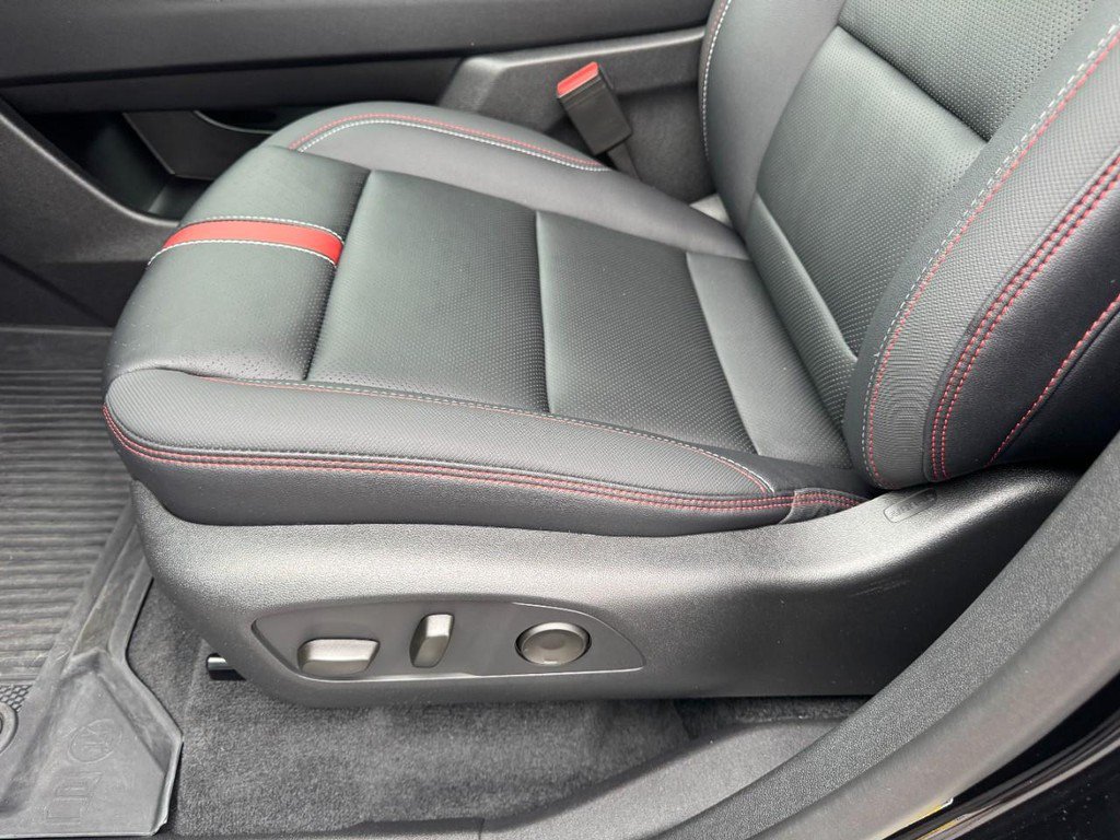 Used 2026 Chevrolet Traverse RS w/ LPO, Floor Liner Package AWD/4WD image 15