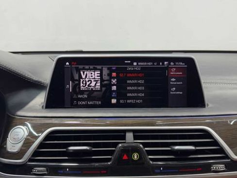 Used 2020 BMW 740i w/ Premium Package RWD image 36