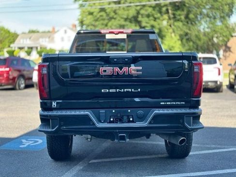 Used 2024 GMC Sierra 3500 Denali w/ Denali Reserve Package AWD/4WD image 4