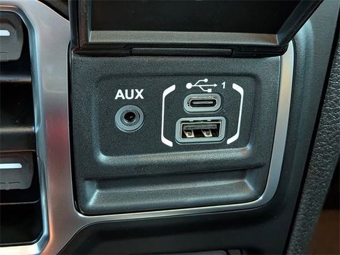 New 2025 Jeep Gladiator Sport image 21