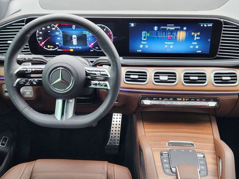 Used 2024 Mercedes-Benz GLS 450 4MATIC w/ AMG Line Exterior image 26