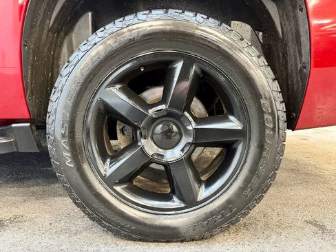 Used 2014 Chevrolet Suburban LTZ image 7