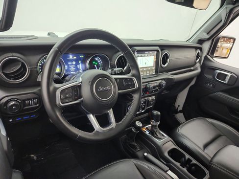 Used 2021 Jeep Wrangler Unlimited Sahara w/ Dual Top Group AWD/4WD image 14