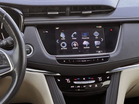 Used 2018 Cadillac XT5 Luxury w/ Driver Awareness Package image 18