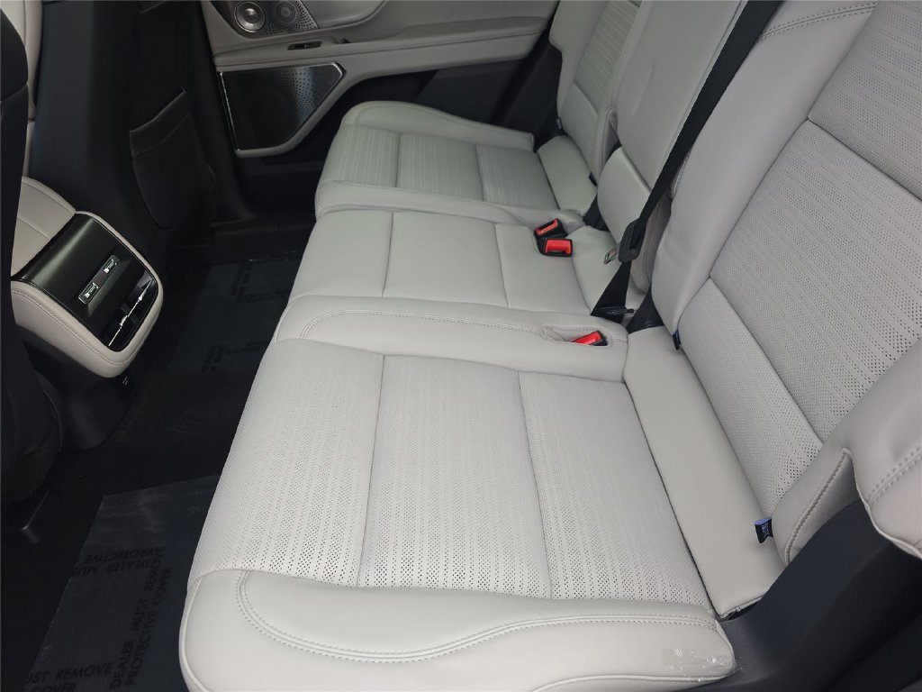 New 2026 Lincoln Nautilus Reserve AWD/4WD image 12