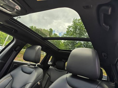 New 2026 Jeep Compass Latitude AWD/4WD image 12