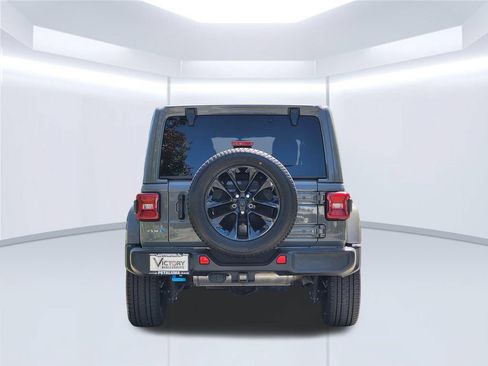 Used 2023 Jeep Wrangler Unlimited Sahara w/ Cold Weather Group AWD/4WD image 5