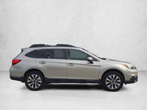Used 2015 Subaru Outback 2.5i Limited AWD/4WD image 4