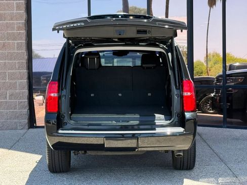 Used 2016 Chevrolet Suburban LTZ RWD image 30