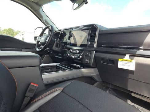 Used 2025 Ford F250 Lariat w/ Chrome Package image 22