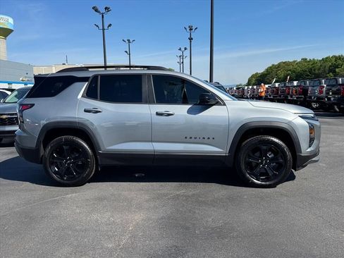 New 2026 Chevrolet Equinox LT w/ Midnight Edition FWD image 2