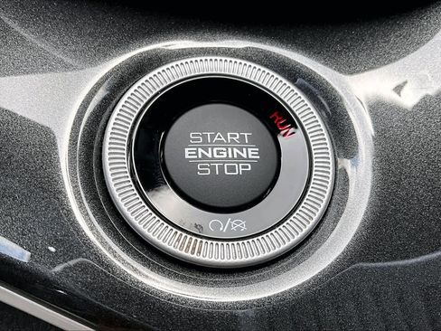 Used 2023 Jeep Grand Cherokee Altitude image 34