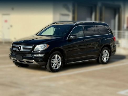 Used 2014 Mercedes-Benz GL 450 4MATIC image 3