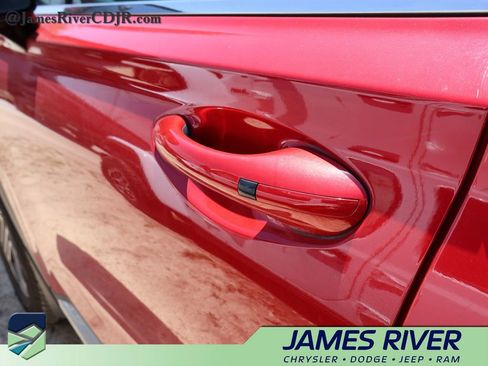 Used 2022 Hyundai Santa Fe SEL FWD image 19