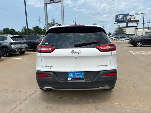 Used 2015 Jeep Cherokee Limited AWD/4WD image 6