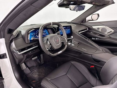 Used 2025 Chevrolet Corvette Z06 RWD image 9