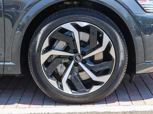 Certified 2024 Audi Q8 e-tron Premium Plus w/ Premium Plus Package AWD/4WD image 11