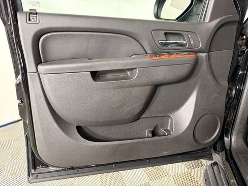 Used 2014 Chevrolet Suburban LT AWD/4WD image 11