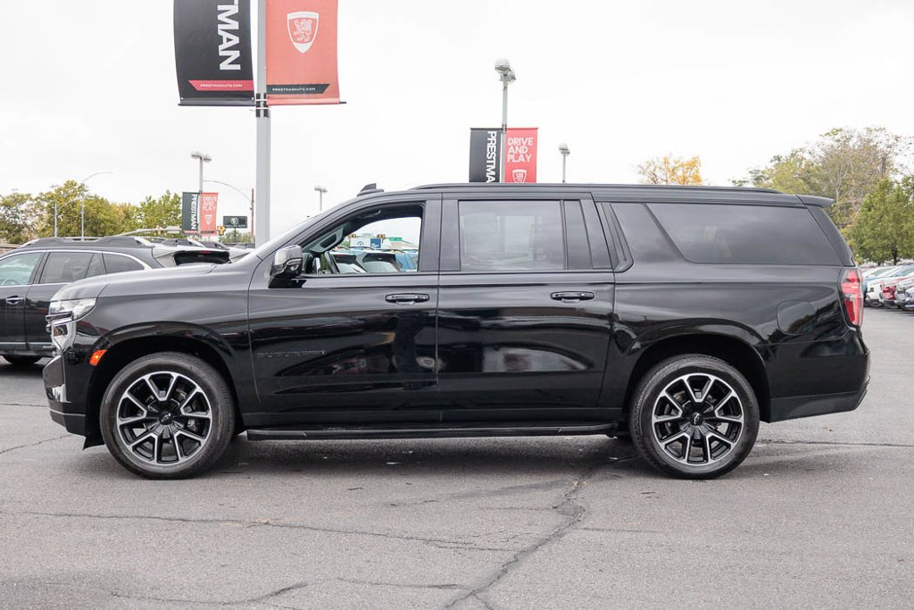 Used 2023 Chevrolet Suburban RST w/ Luxury Package AWD/4WD image 16