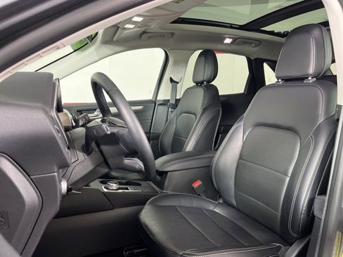 Used 2022 Ford Escape SEL w/ Technology Package image 4