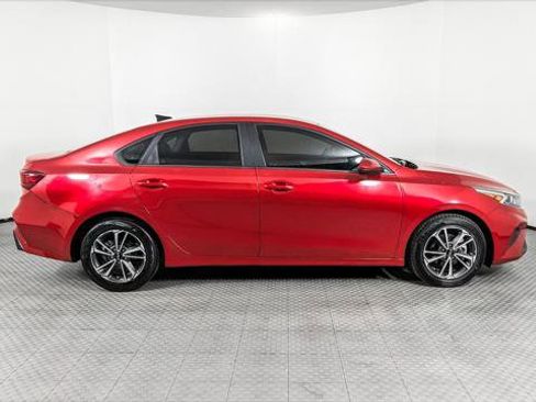 Used 2024 Kia Forte LXS FWD image 9