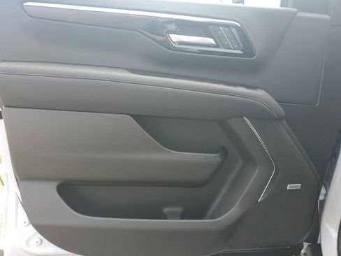 New 2026 Chevrolet Suburban Premier AWD/4WD image 16