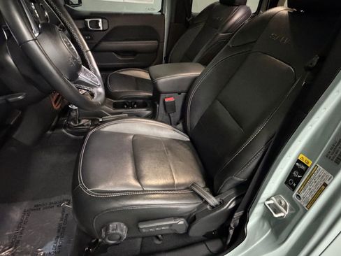 Used 2023 Jeep Wrangler Unlimited Sahara w/ Cold Weather Group image 20