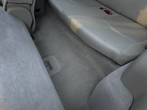 Used 2007 Toyota Highlander 4WD V6 w/ 3rd Row image 18